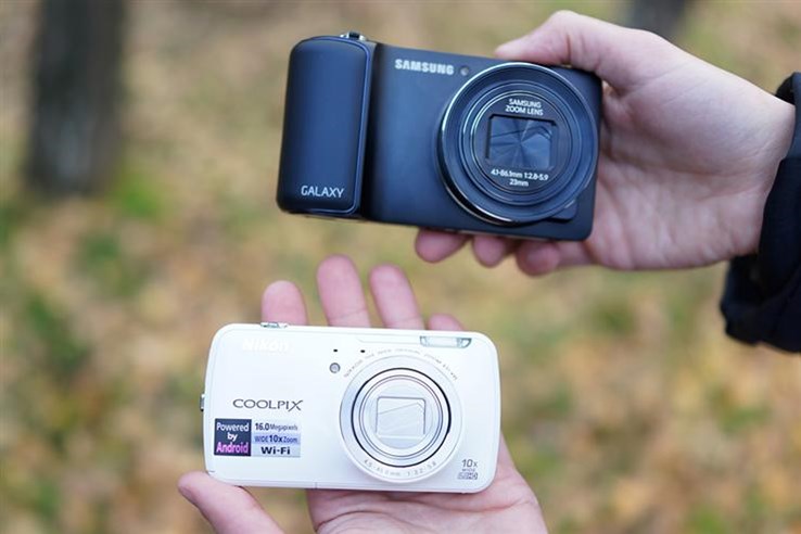 Samsung Galaxy camera i Nikon Coolpix S800C (1).jpg